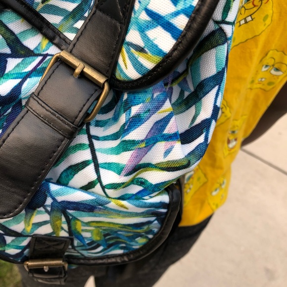 Drawstring backpack - Picture 3 of 6